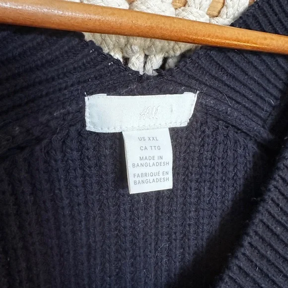 H&M V-Neck Ribbed Knit Sweater - Picture 3 of 5